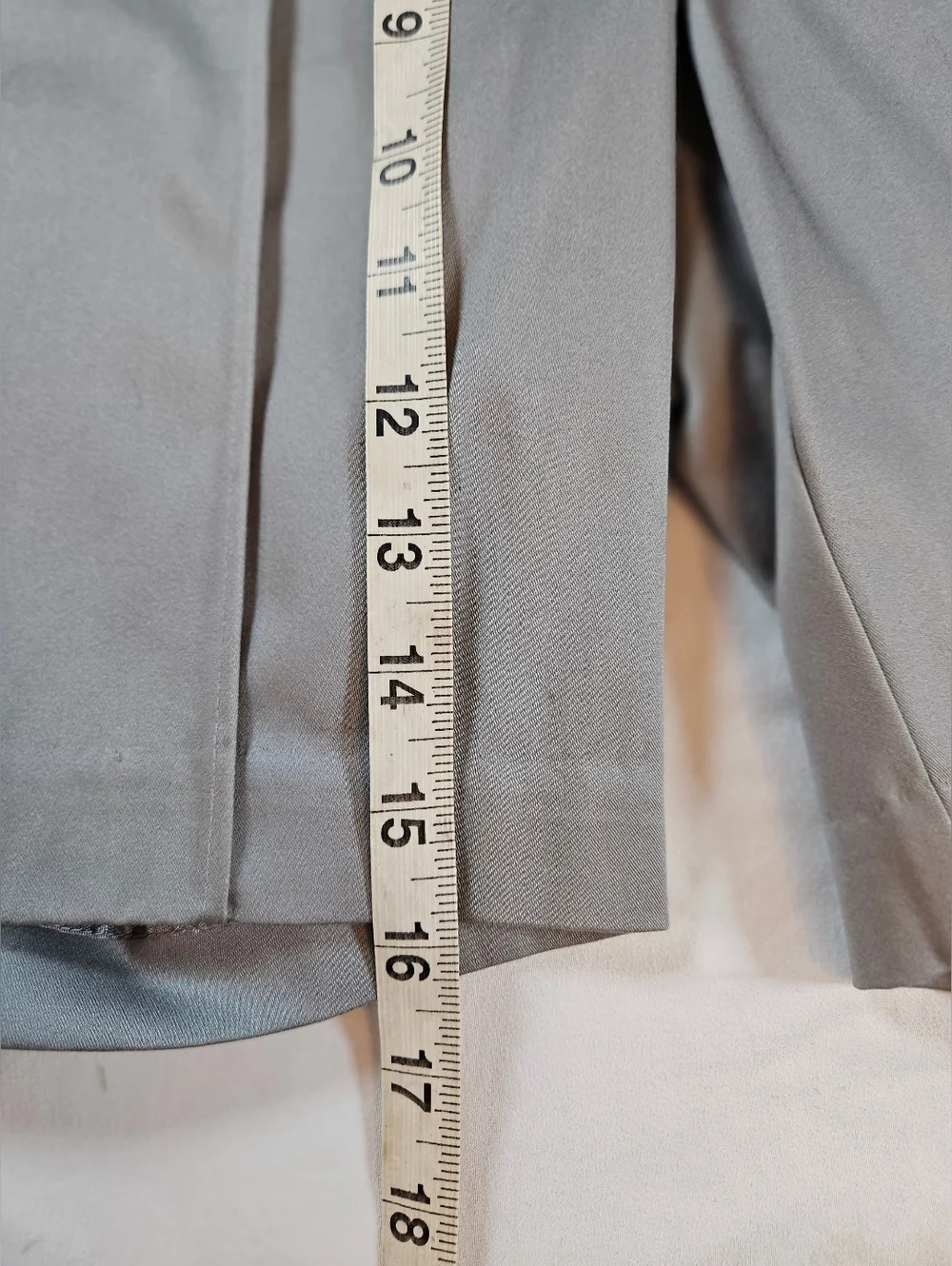 NWT Worthington Womens Petite Gray Modern Fit Bermuda Front Pleat Shorts Size 4P